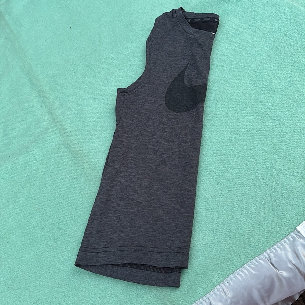 Nike Charcoal Gray Athletic Tank Top Black Swoosh Dri-Fit Boys XS Sleeveless